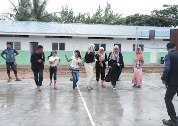 Fun learning Rohingya1