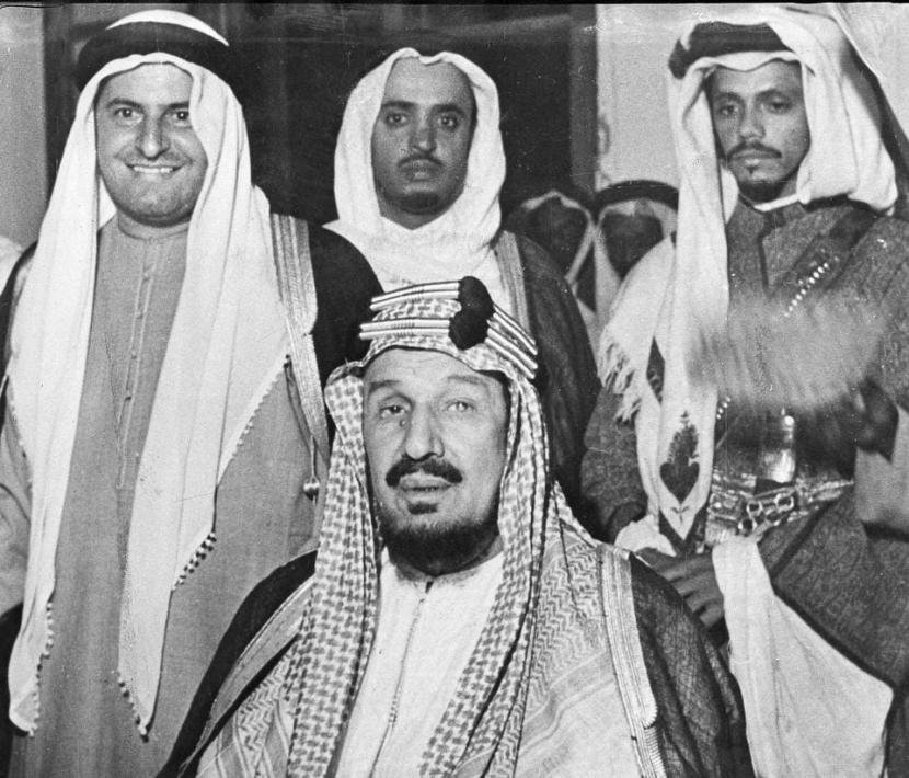 muhammad-asad-saat-bersama-pendiri-arab-saudi–AP archive