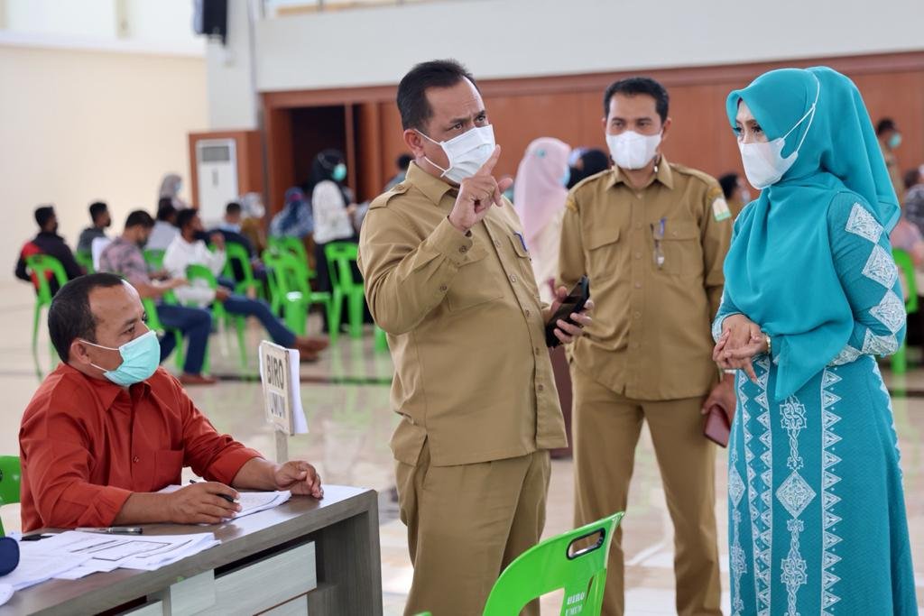 Dyah tinjau vaksinasi