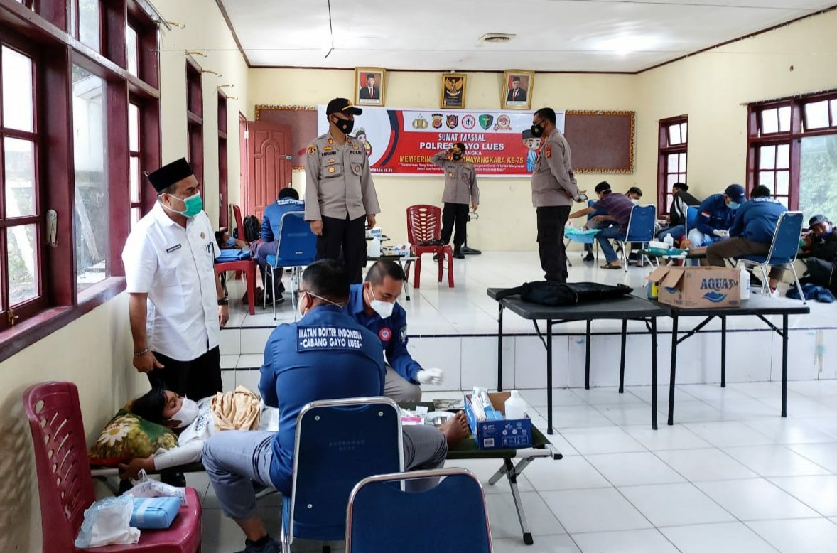 Polres Gayo Lues Sunat 50 Anak, Ini Kata AKBP Carlie