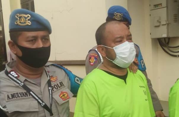 Mulkan Bobby baju tahanan