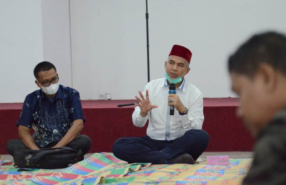 Rektor Unimal Herman Fithra