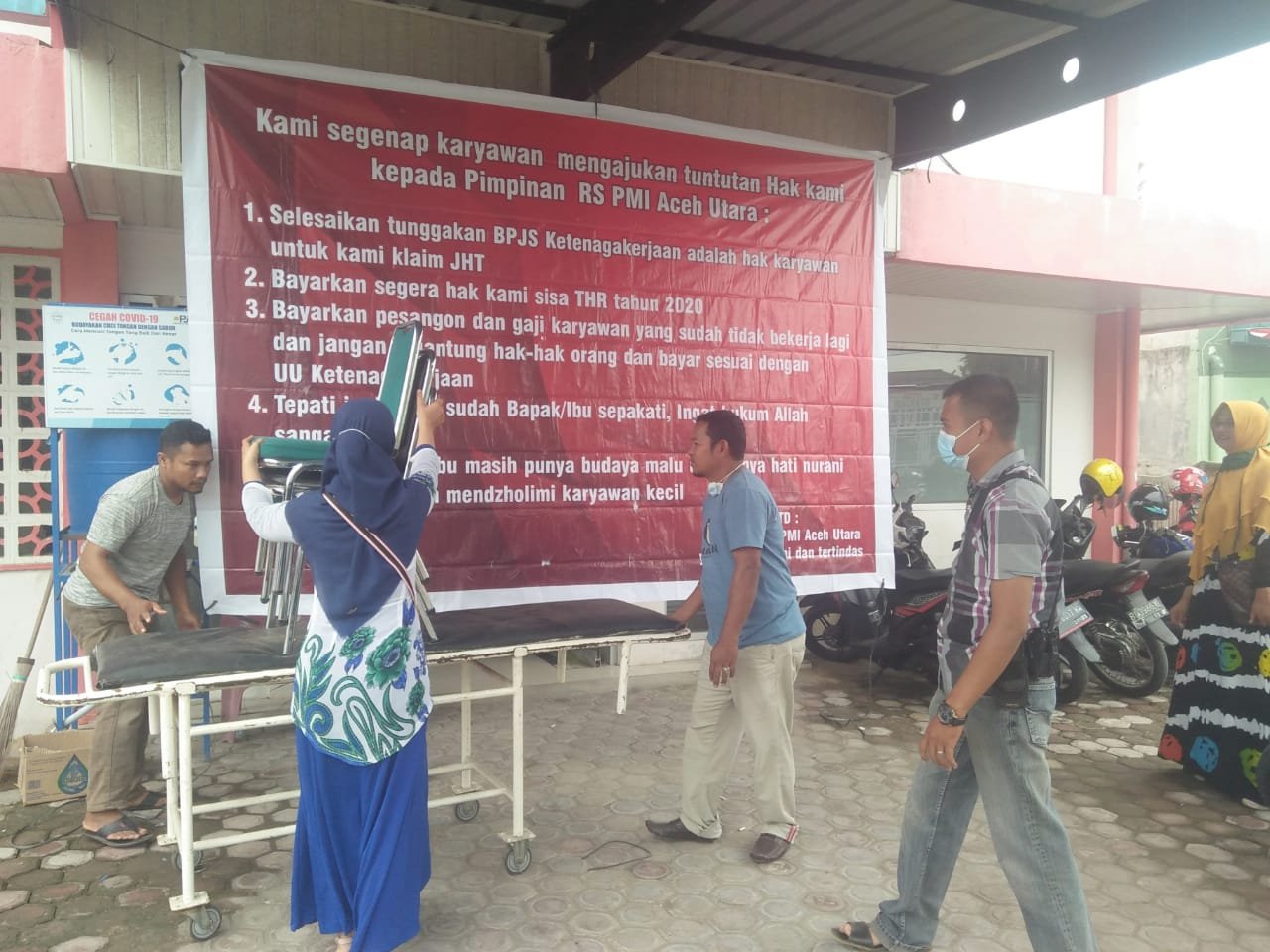 Karyawan RS PMI aksi1