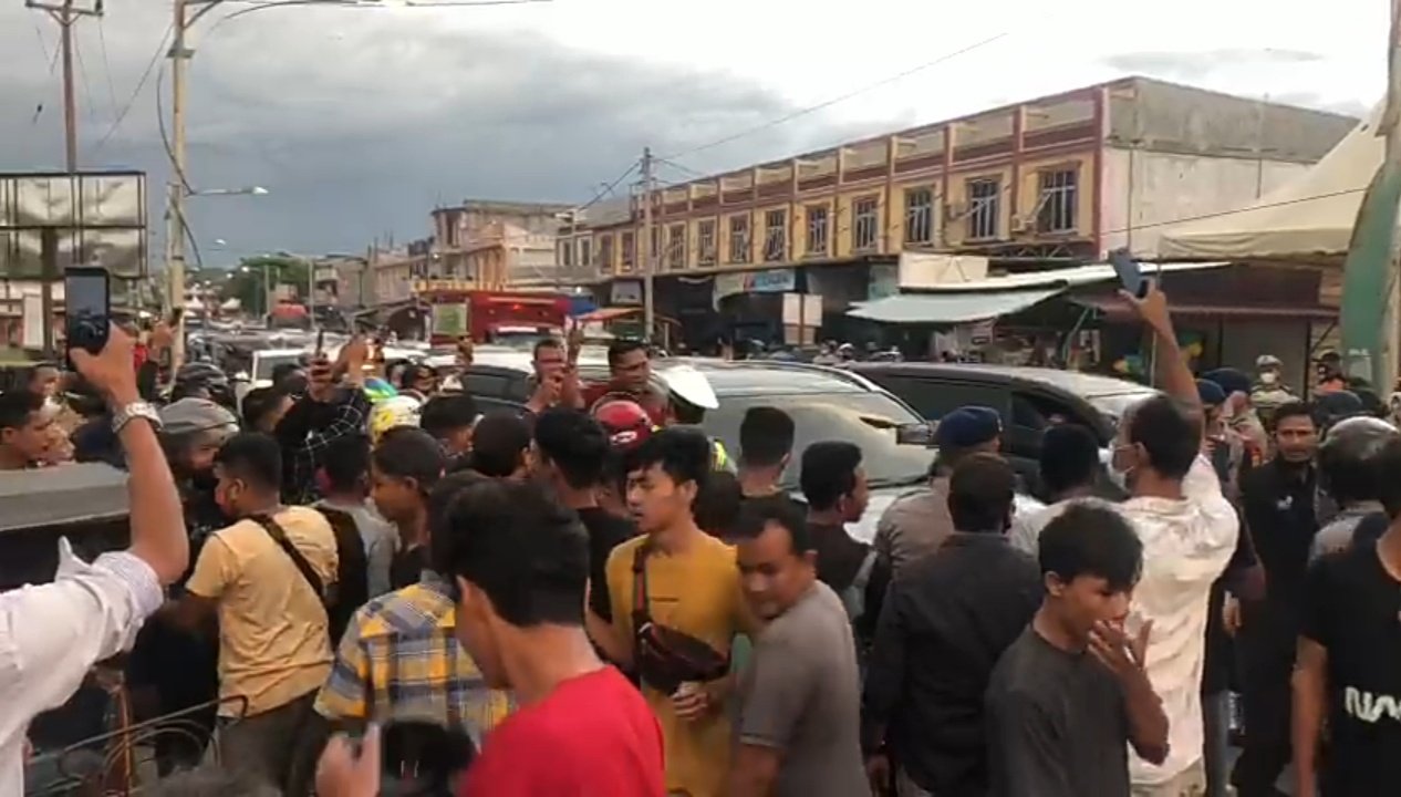 Warga protes PPKM Lhoks