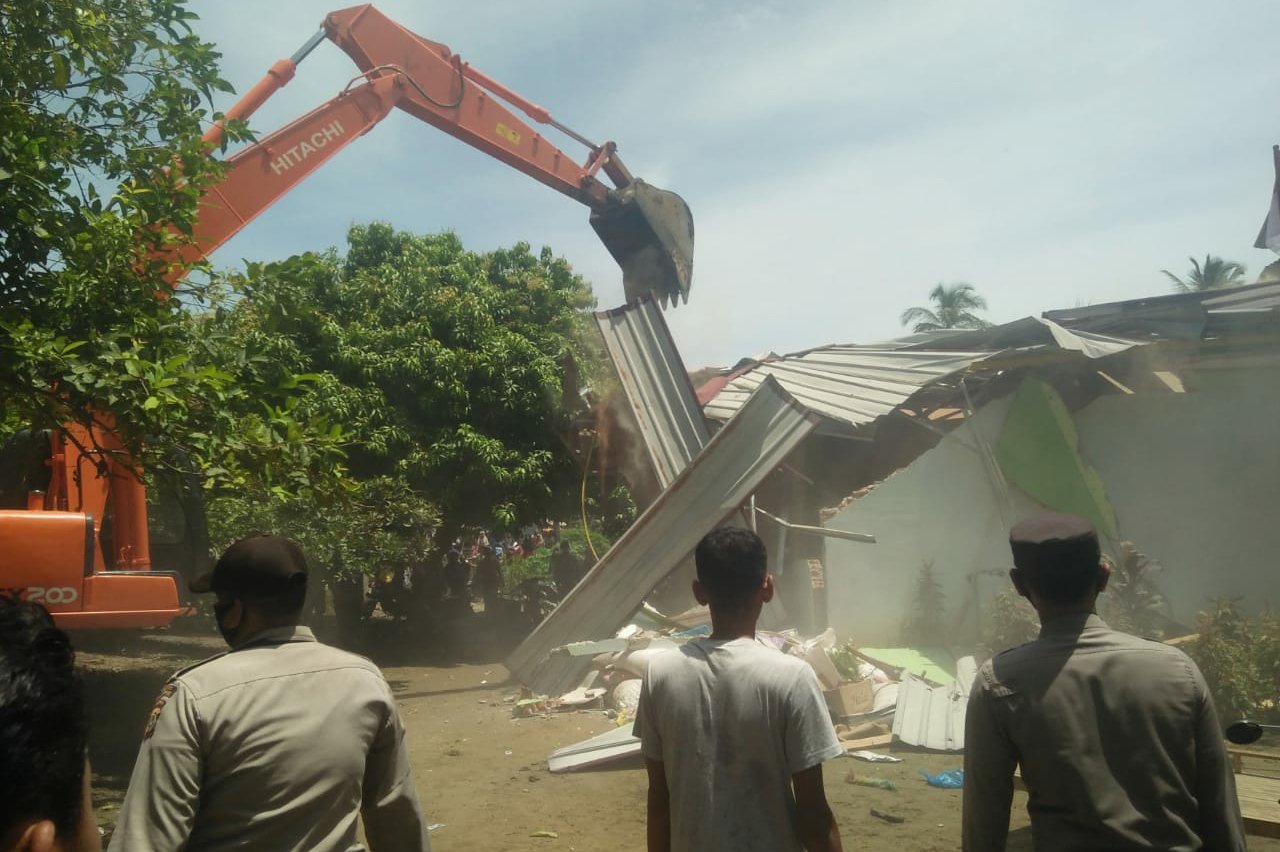 Eksekusi Putusan Perkara Tanah, Rumah Warga Ini Dihancurkan