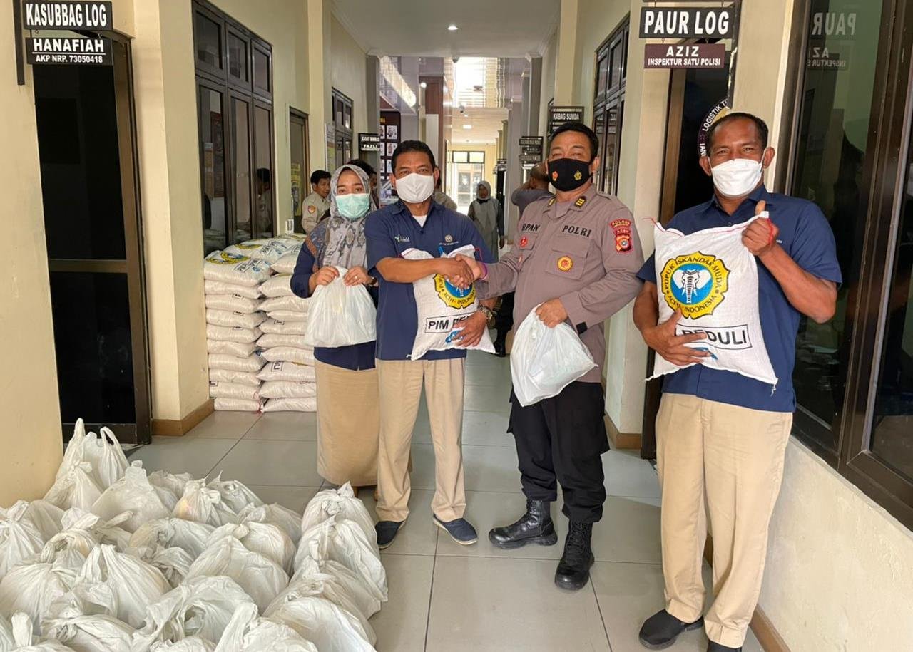 PIM bantu sembako vaksinasi