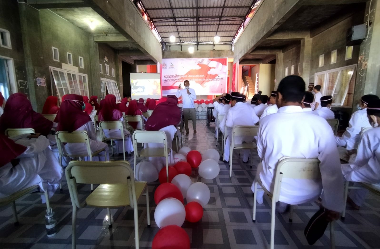 SMPIT Azkya Bireuen HUTRI