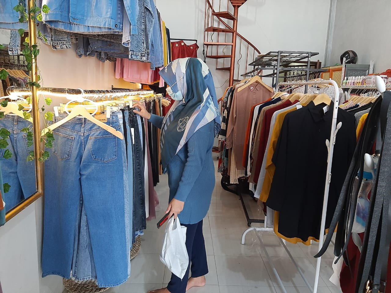 Toko Mawar Olshop LhoksukonPortalsatu.com-Fazil