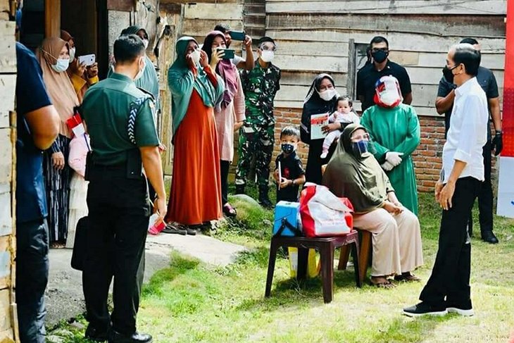 Jokowi dan warga Lambro Bileu