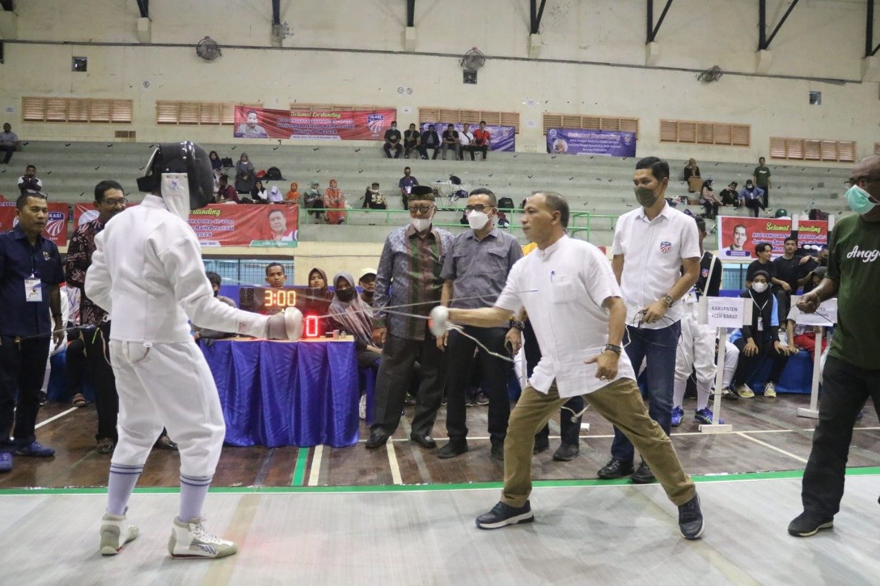 Abu Razak dan atlet anggar