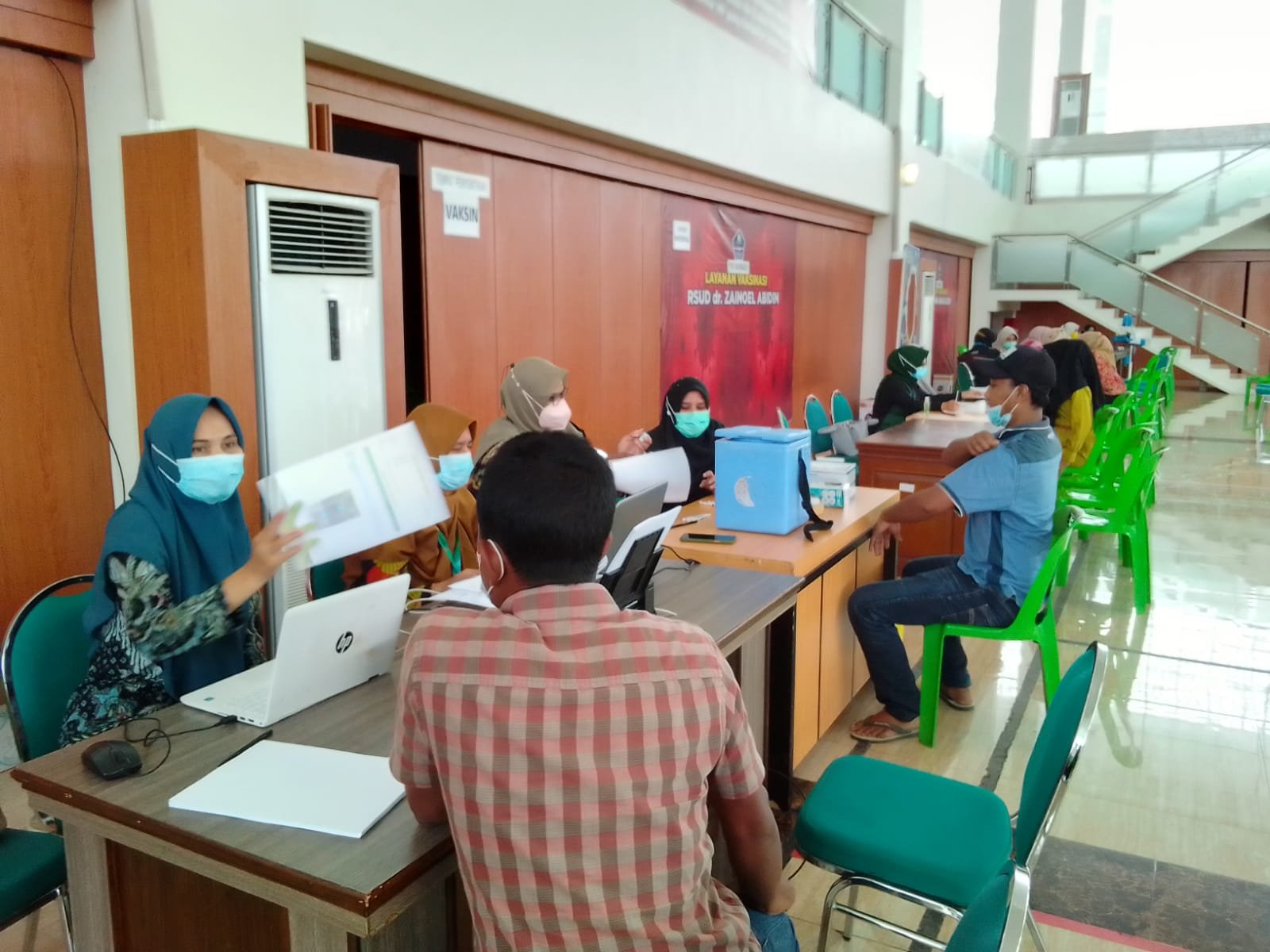 Vaksinasi di BACH2