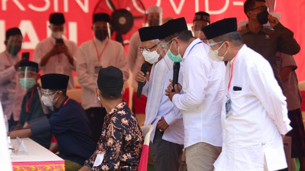 Wapres vaksinasi Dayah Lem Faisal