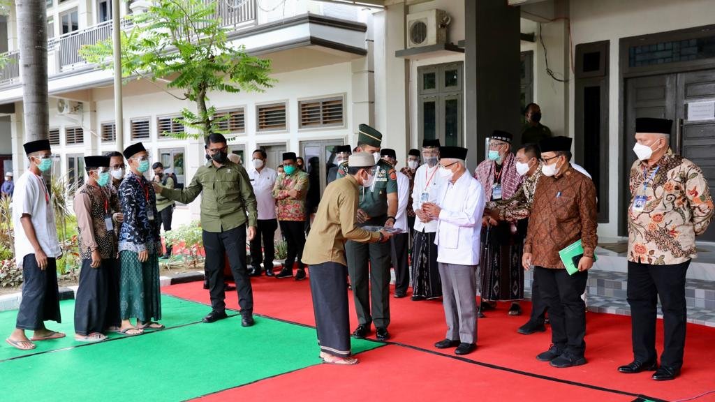 Wapres Tegaskan Keseriusan Pemerintah Percepat Vaksinasi di Aceh