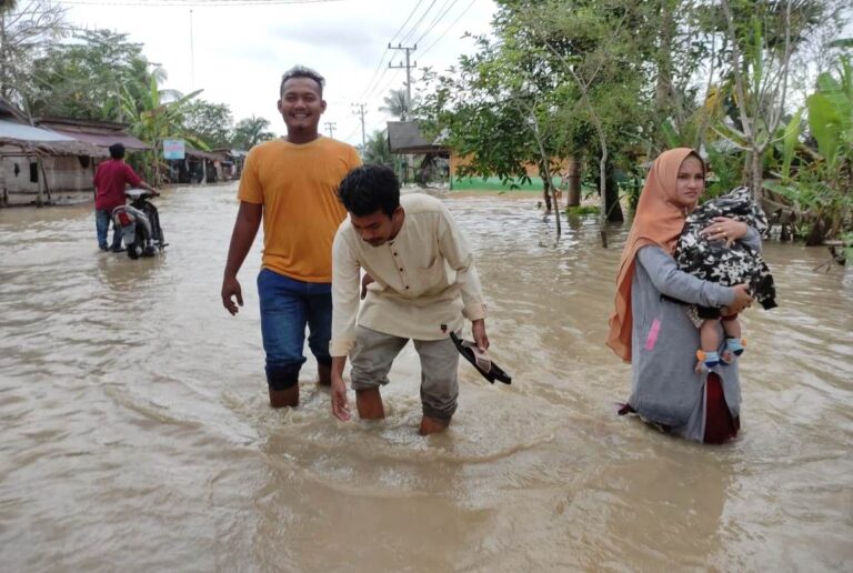 Sejumlah Kecamatan di Aceh Utara Terendam Banjir, Warga Mengungsi ke Meunasah