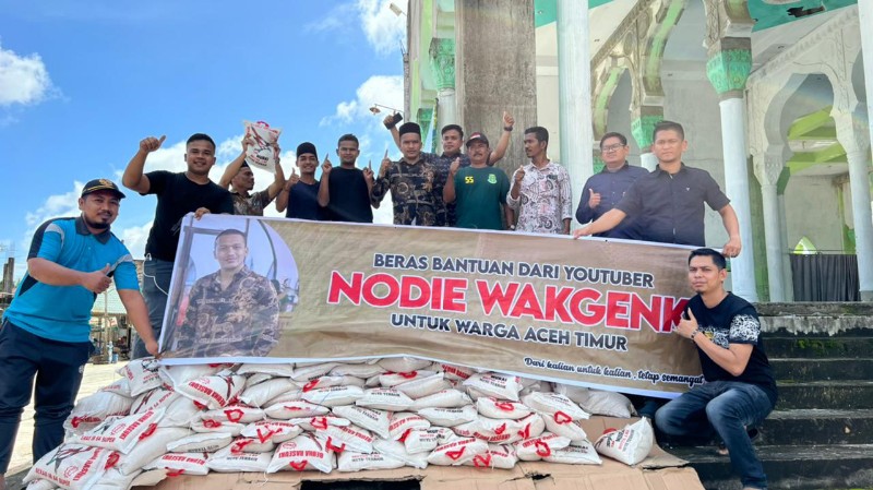 Youtuber Nodie Wakgenk Bantu 2 Ton Beras untuk Korban Banjir Aceh Timur thumbnail