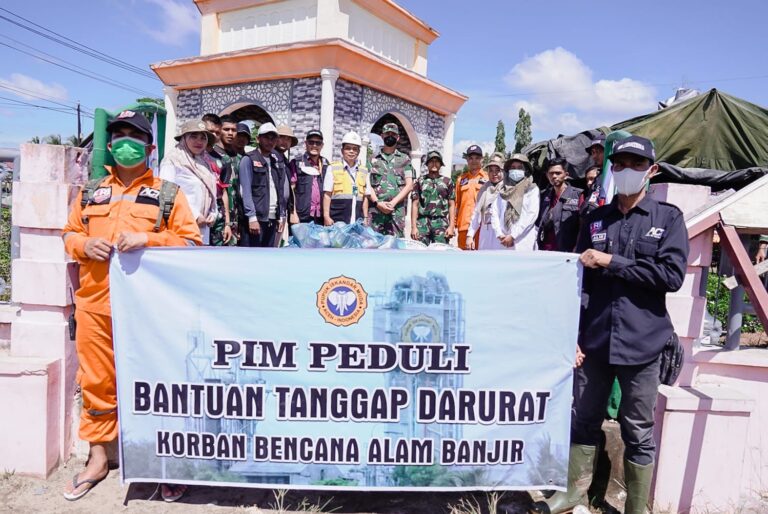 PT PIM Salurkan Bantuan Untuk Korban Banjir yang Masih Terislolir