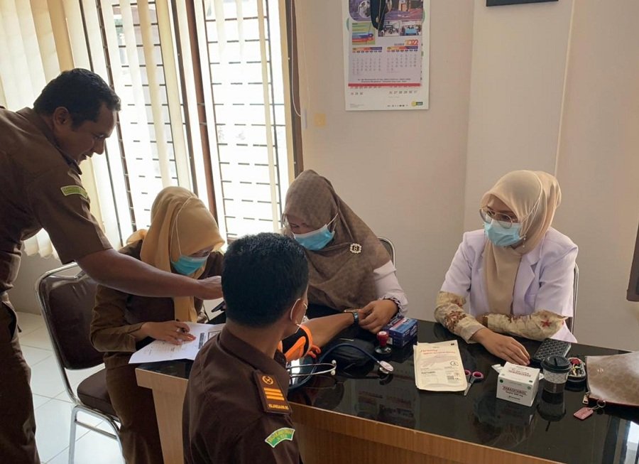 Pegawai Kejari Gayo Lues Disuntik Vaksin Moderna