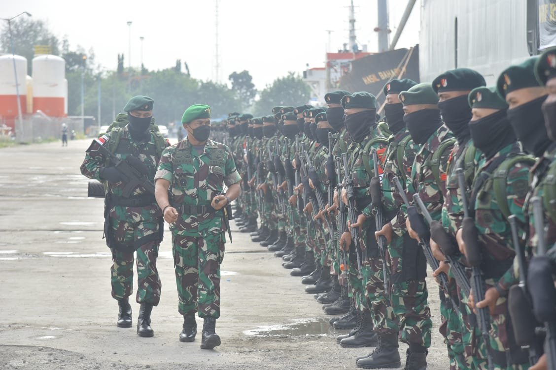 Pangdam IM dan pasukan ke Papua