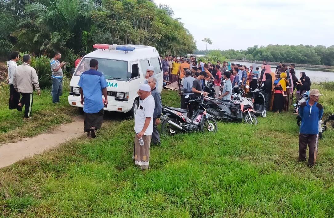 Jenazah di tambak