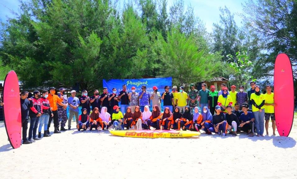 Tim Lifeguard Aceh Dipeusijuek di Pantai Babah Kuala Lhoknga, Ini Tugasnya