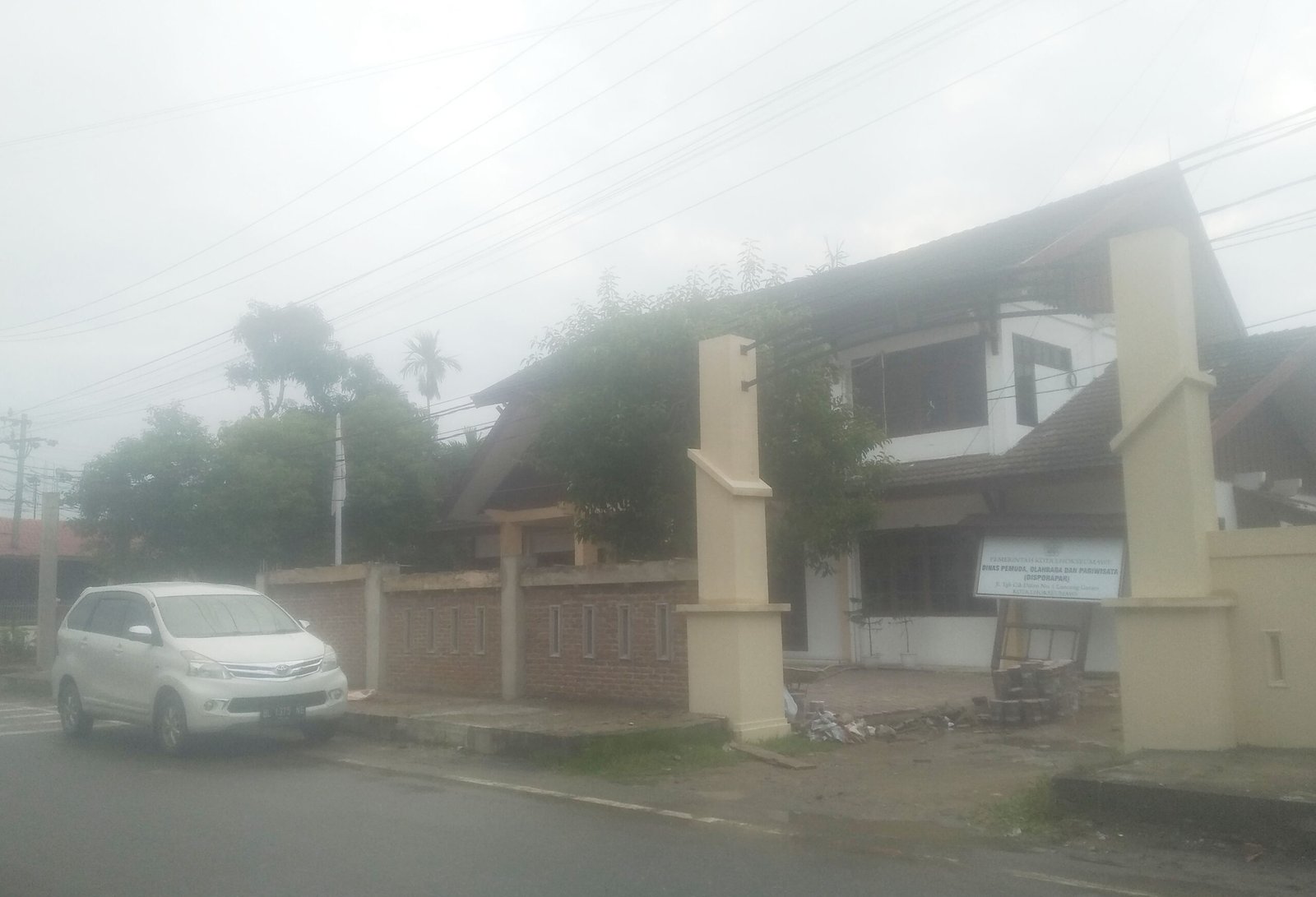 Proyek Pagar Dikerjakan Tanpa Kontrak, Kadis Porapar Lhokseumawe: Stop!