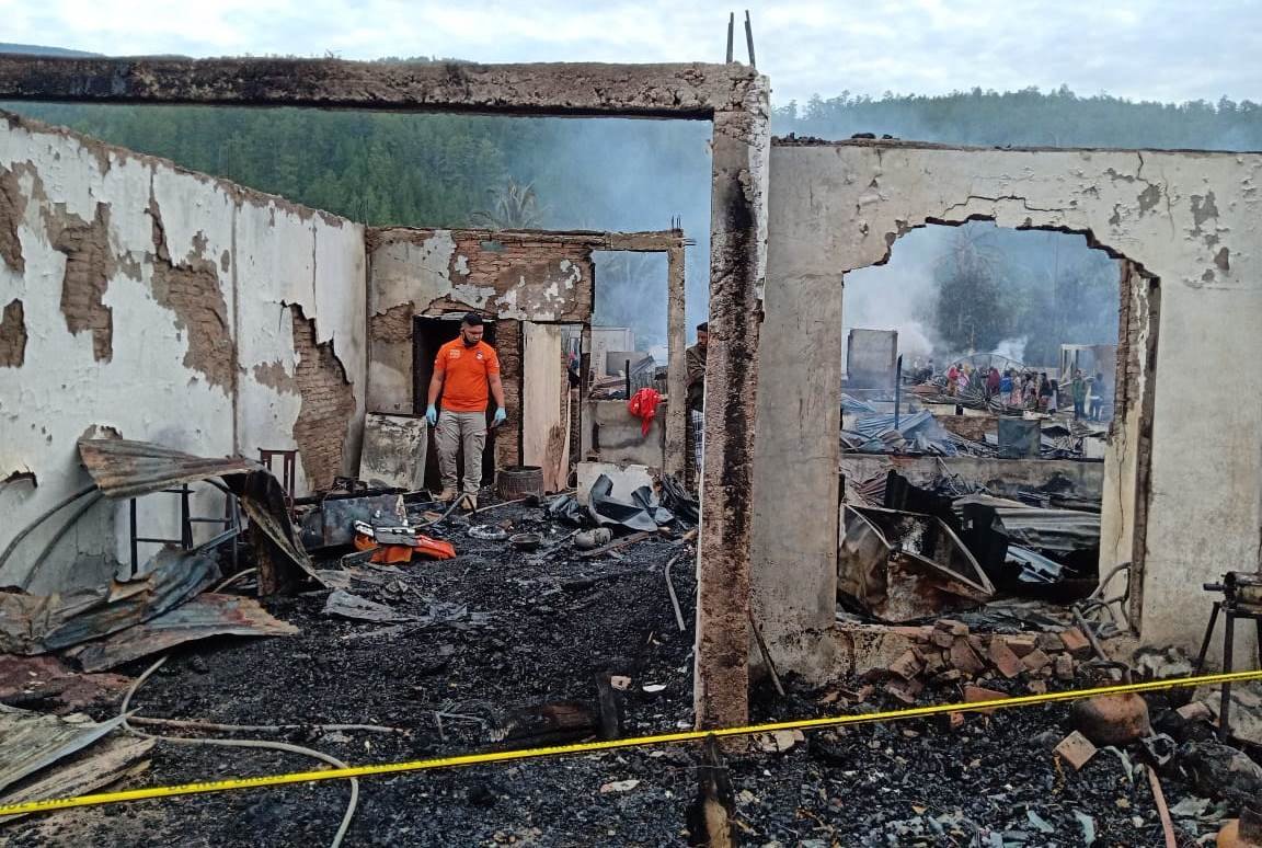 Kebakaran di GL 33 rumah