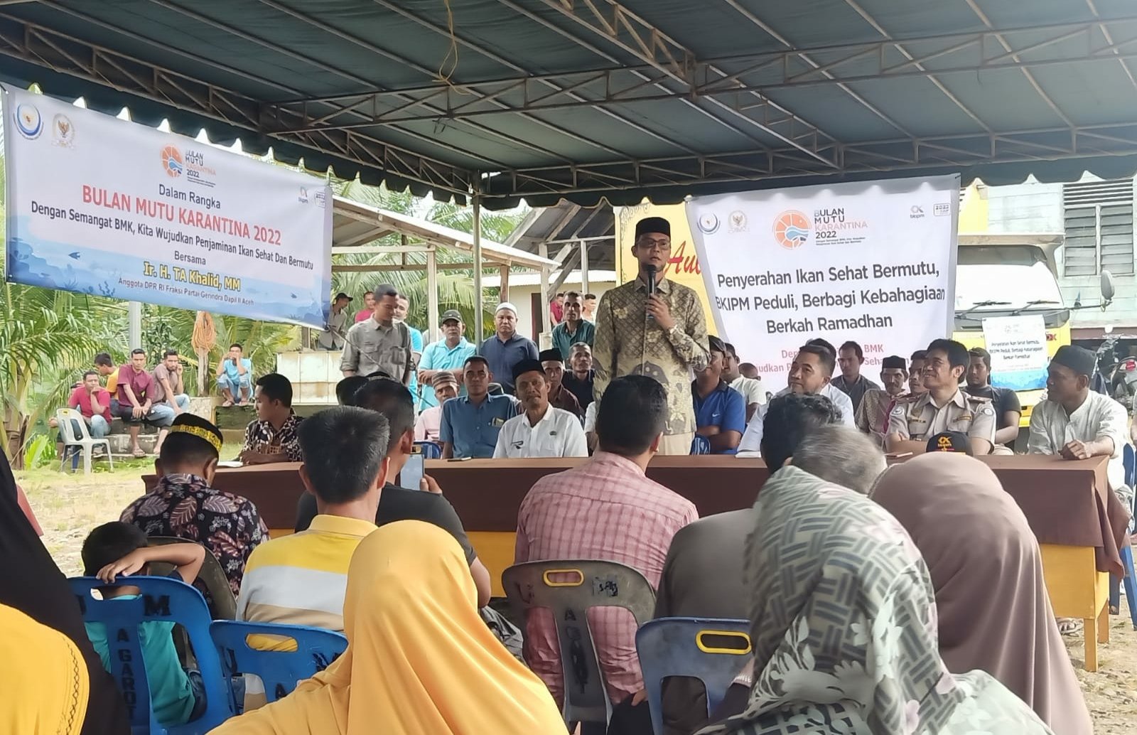 TA Khalid pembagian ikan