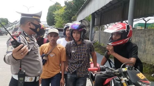 Pengendara Sepeda Motor Asal Aceh Nyaris Terobos Tol Amplas Gegara Ini