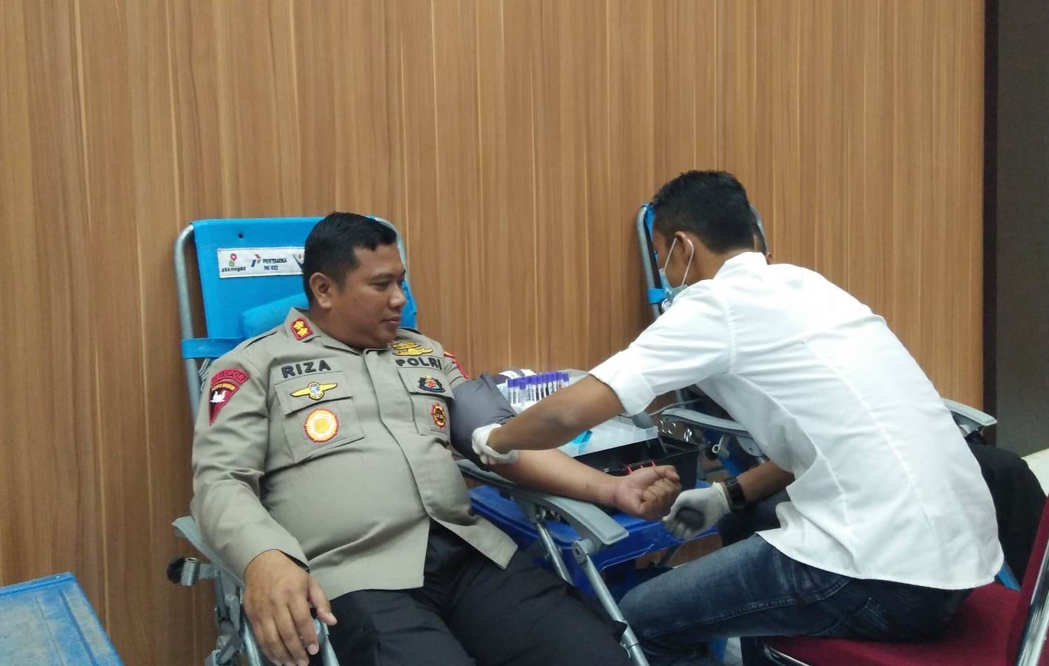 Kapolres Riza Faisal donor darah