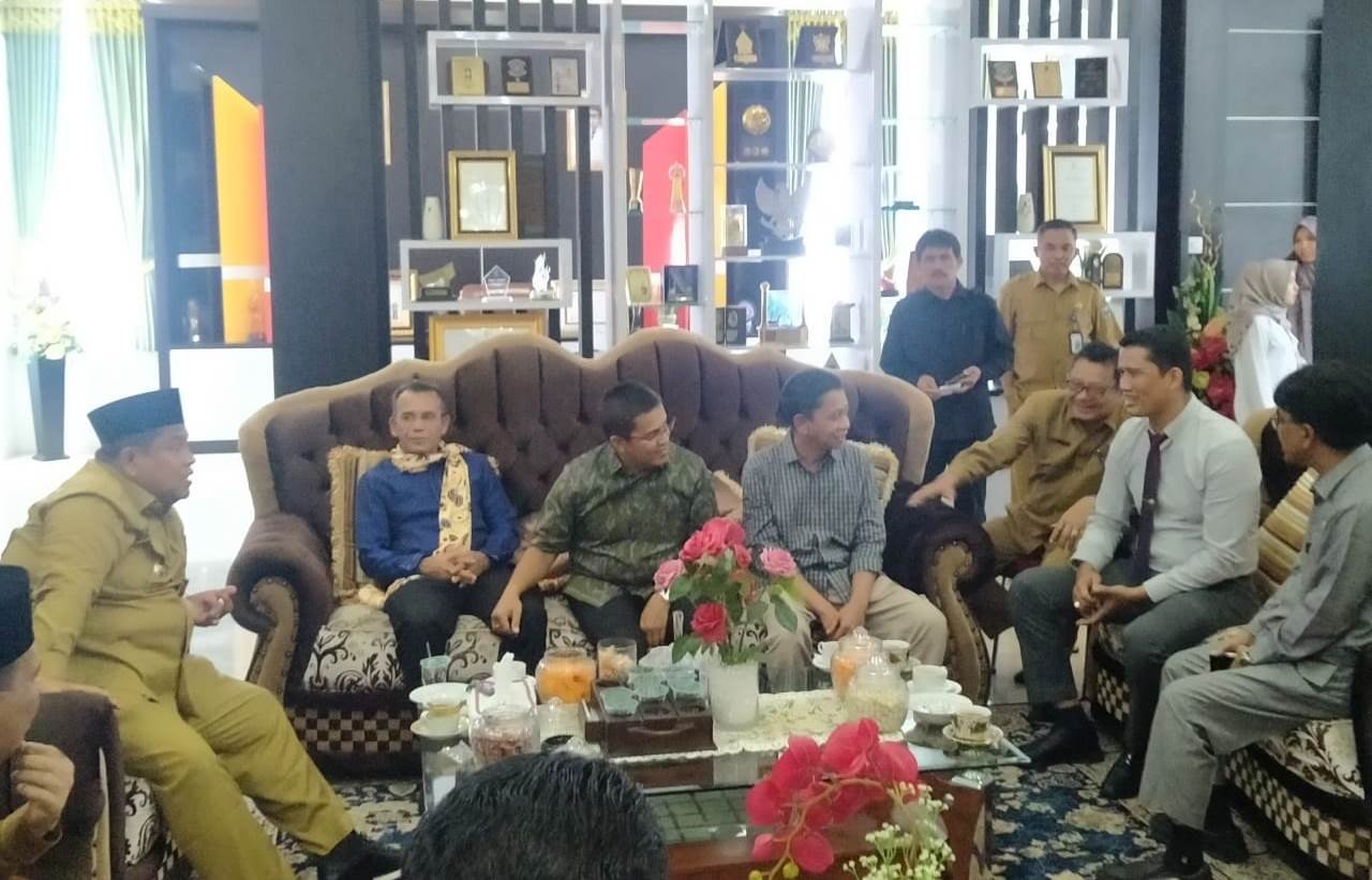 Suaidi dan Kajari di Padang