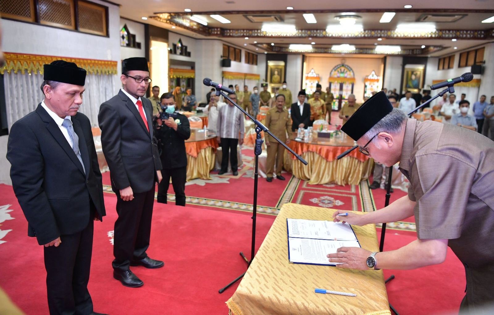 Lantik Dirut PT Pema, Ini Kata Gubernur Nova