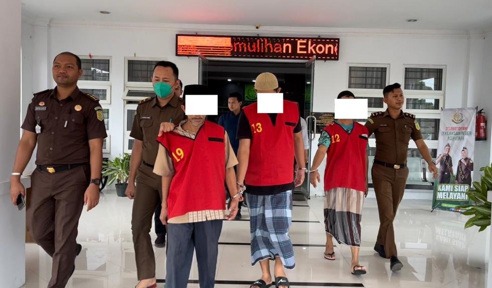 Keuchik dan Bengam Blang Talon