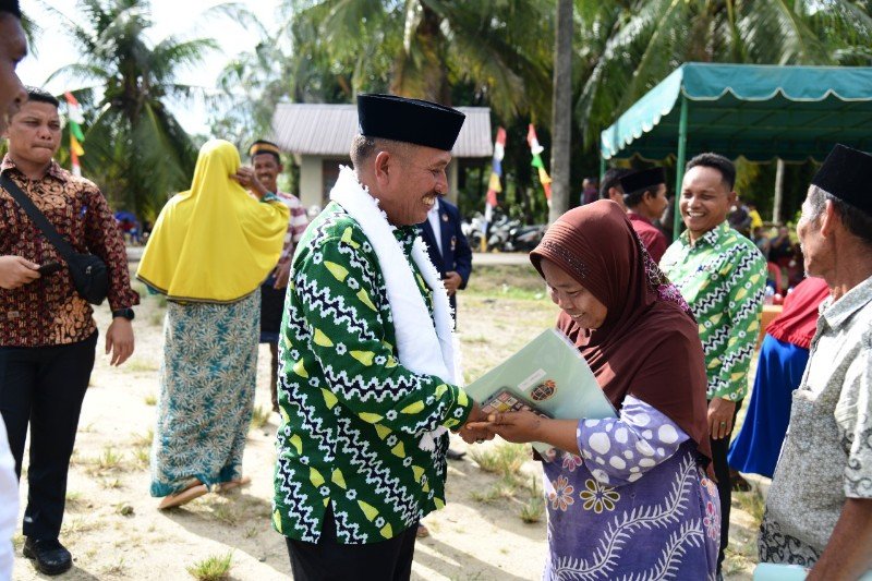 Ratusan Masyarakat Jabi-jabi Barat Terima Sertifikat Tanah Gratis