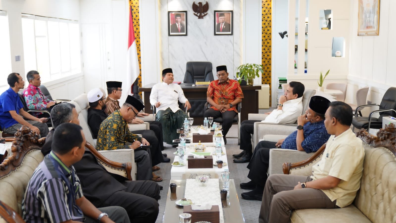 Ketua MPU Aceh dan Ketua DPRA