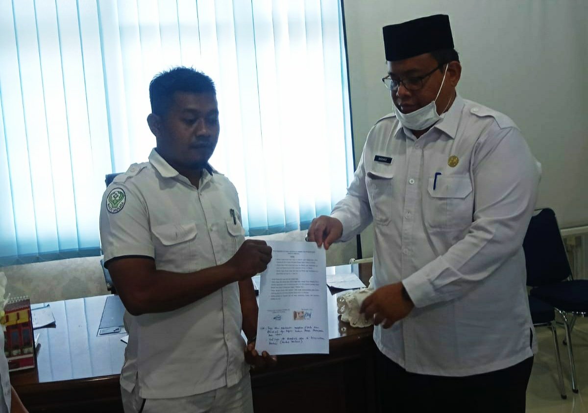 Direktur RSUCM dan tenaga sukarela