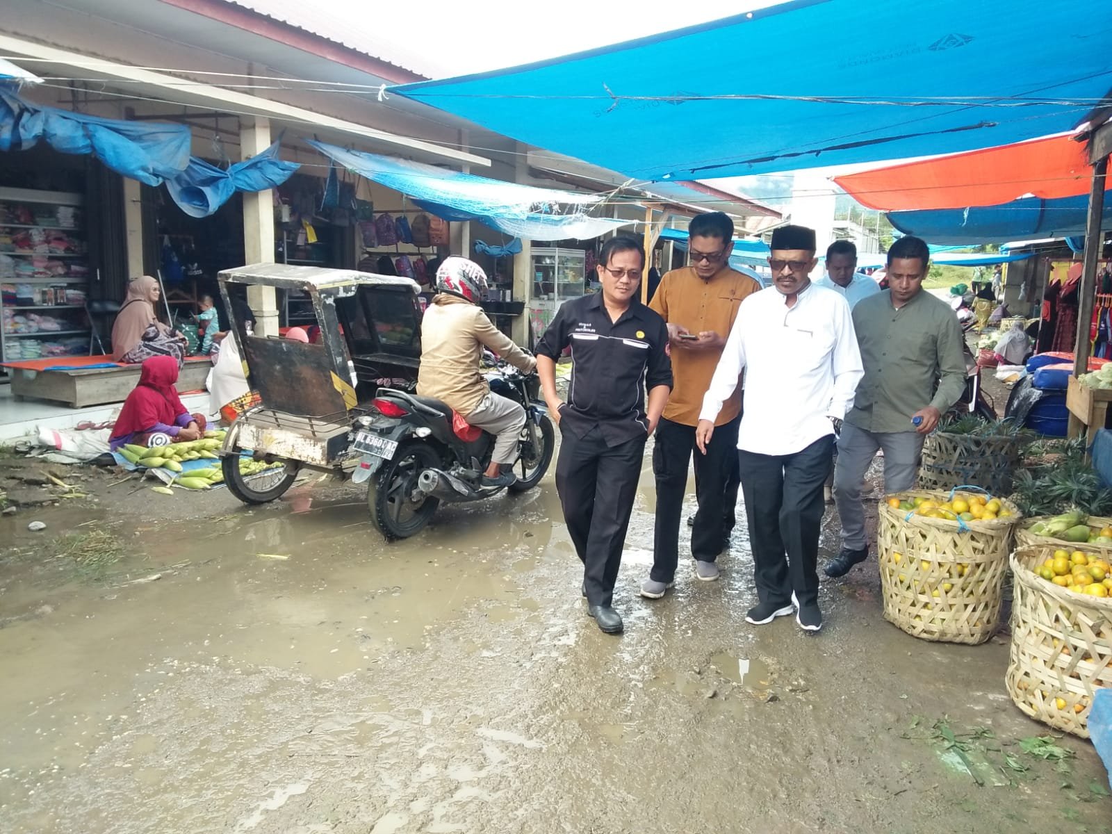 Pj Bupati Rasyidin sidak pasar