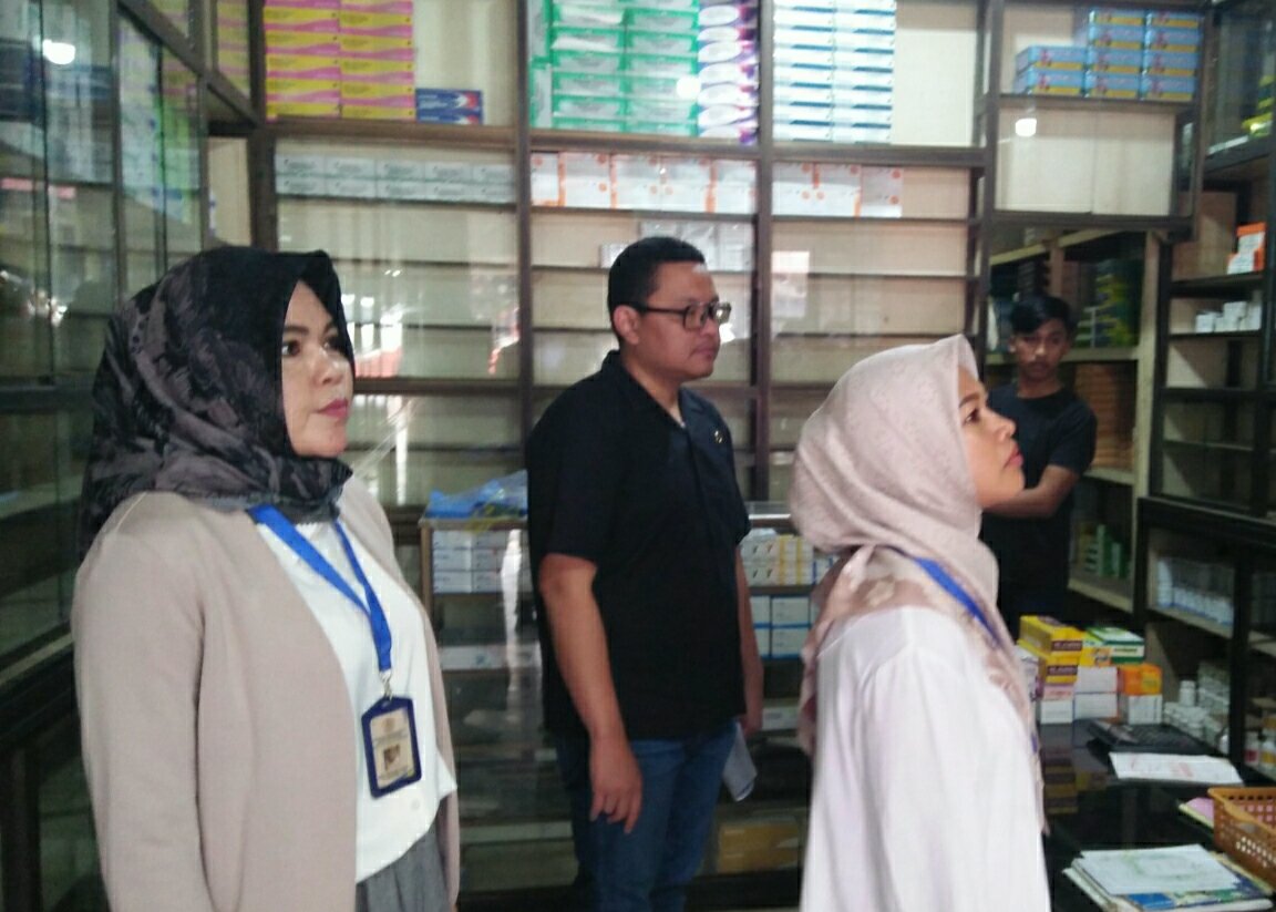 Polisi dan Dinkes sidak apotek