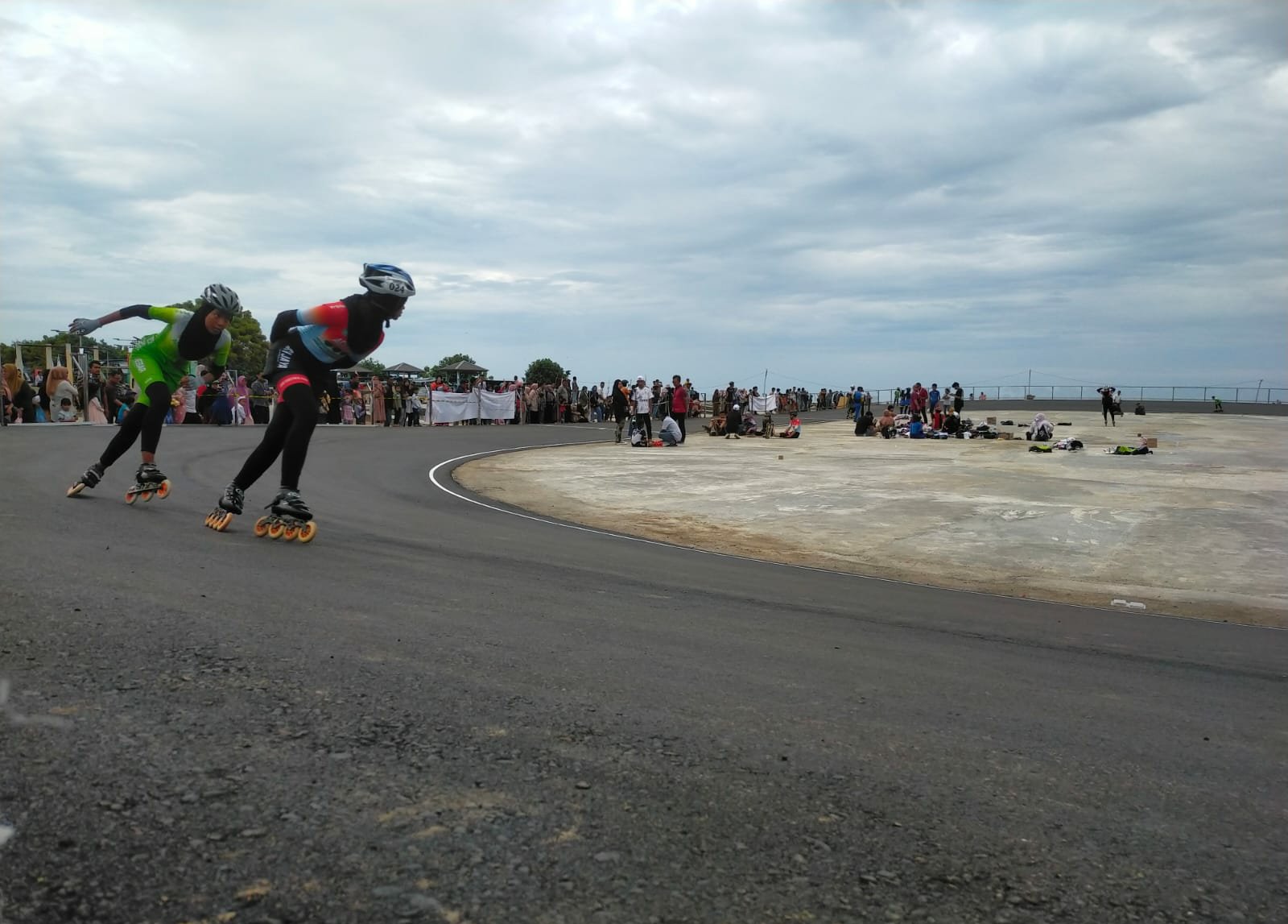 Sepatu roda Pora Pidie