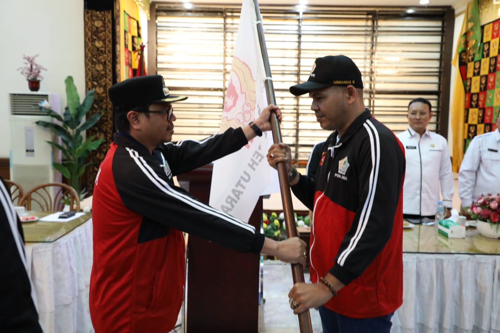 Pj Bupati Aceh Utara Lepas Kontingen 15 Cabor ke Pora Pidie