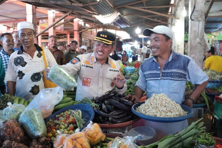 Cek Harga Sembako, Wali Kota Affan Alfian Sidak ke Pasar Harian