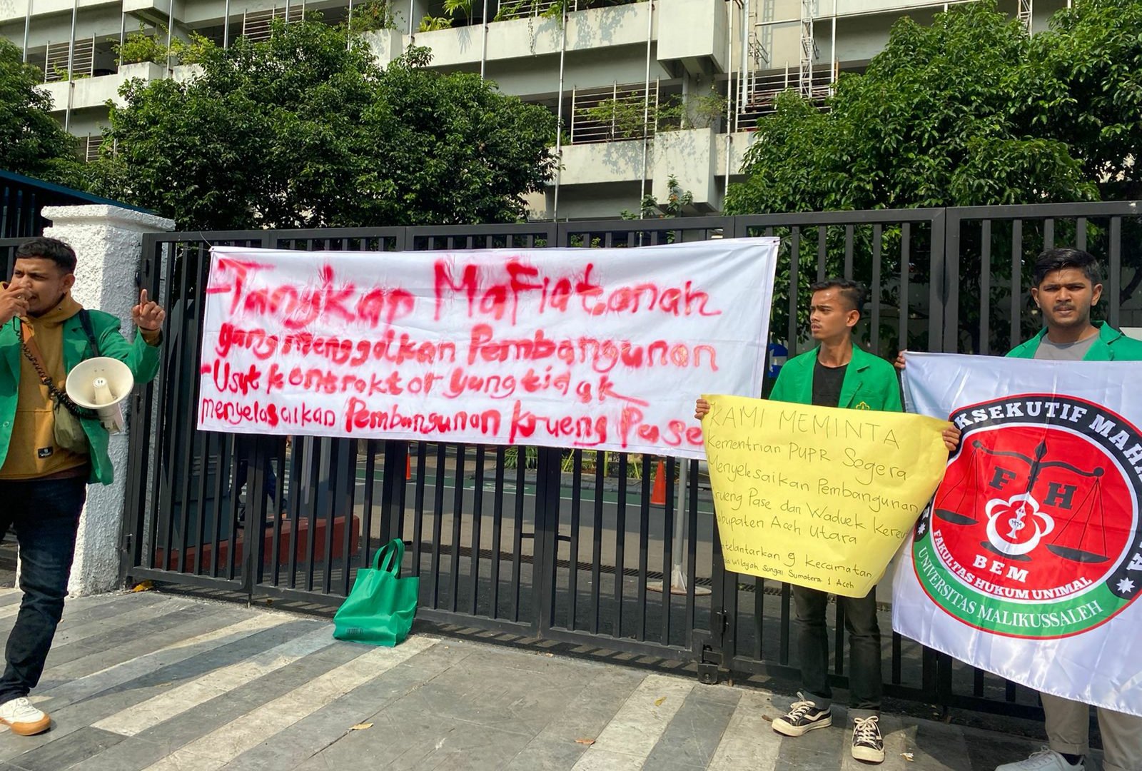 Proyek Bendung Krueng Pase Mangkrak, BEM FH Unimal Gelar Aksi di Jakarta