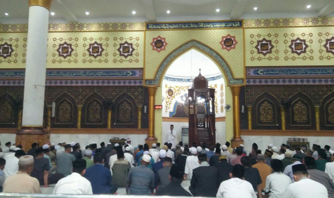 Jemaah Salat Tarawih Padati Masjid Agung Baiturrahim Lhoksukon