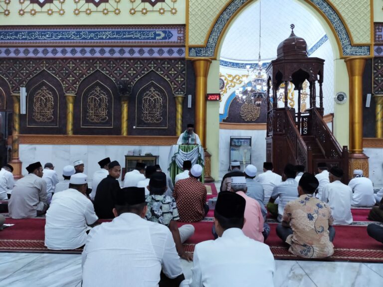 Rektor IAIN Isi Ceramah Nuzulul Qur’an  di Masjid Agung Baiturrahim Lhoksukon