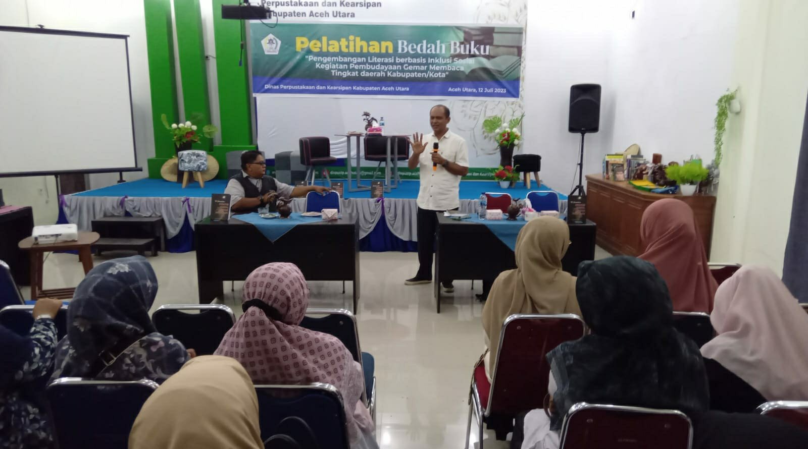 Dispusip Aceh Utara Gelar Bedah Buku Cerpen ‘Di Seunuddon Seratus Kuntul Hitam Bermalam’