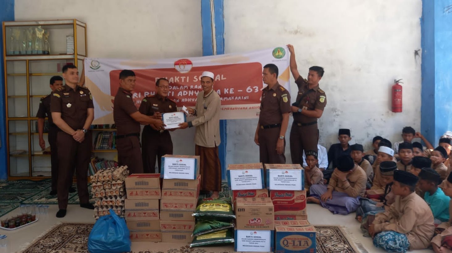 Kejari Pidie bantu santri