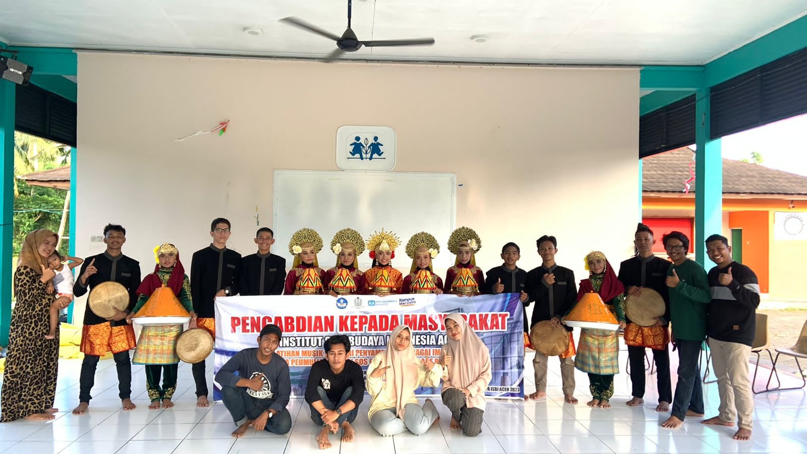 ISBI Aceh Berlatih Tari dan Musik Bersama SOS Children’s Village Banda Aceh