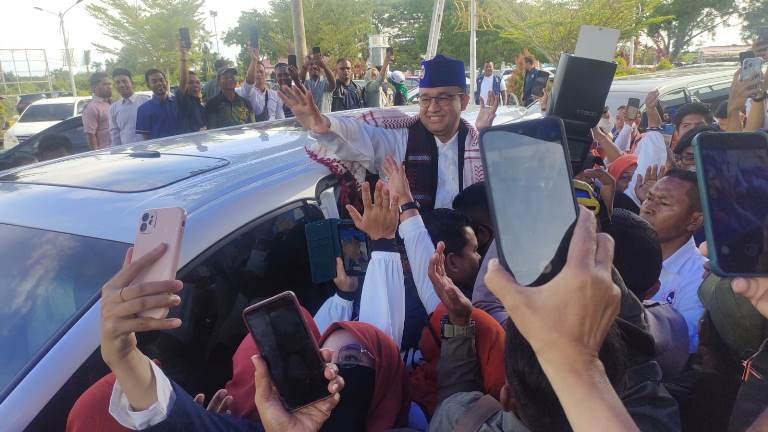 Anies Tiba di Bandara Malikussaleh Aceh Utara, Disambut Meriah Simpatisan