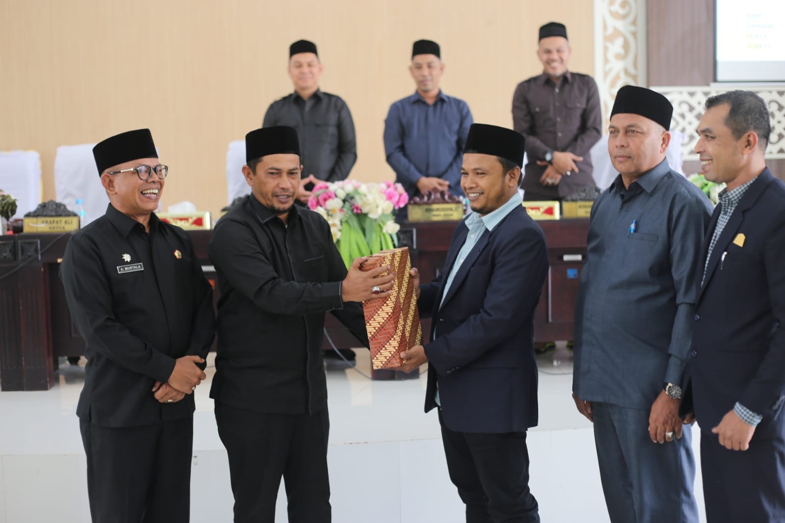 Sekda Aceh Utara Sampaikan RAPBK 2024 ke DPRK, Belanja Rp2 T