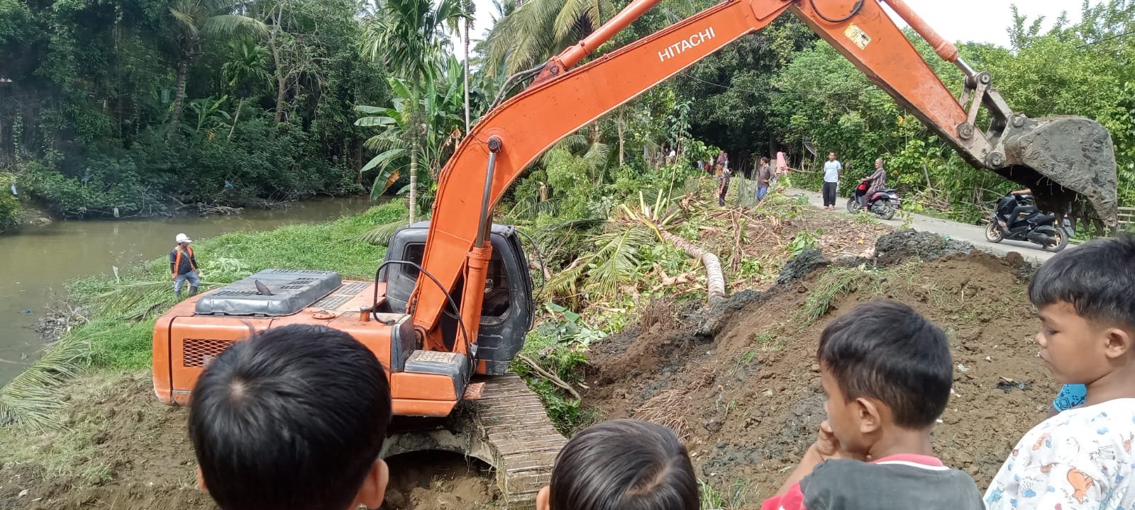 Pj Bupati Tepati Janji, Saluran Pembuang Penyebab Banjir Dinormalisasi