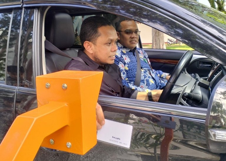 Dosen Politeknik Negeri Lhokseumawe Bikin Sistem Parkir Otomatis Berbasis RFID di Kampus